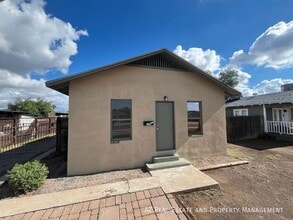 Building Photo - 3809 N 9th Pl