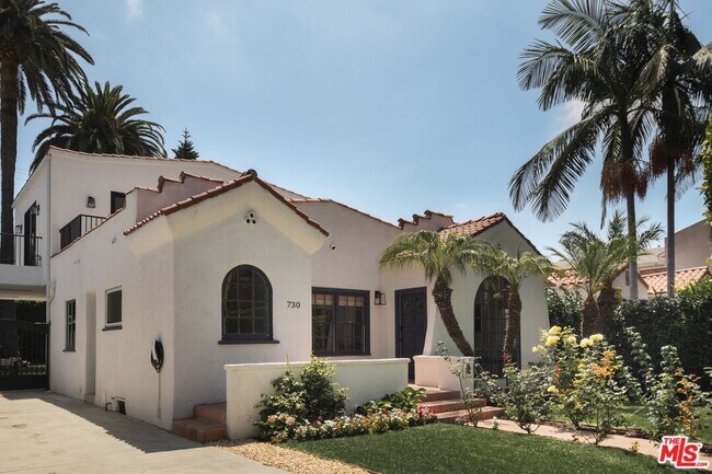 Building Photo - 730 Westbourne Dr