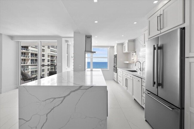 Building Photo - 4300 N Ocean Blvd