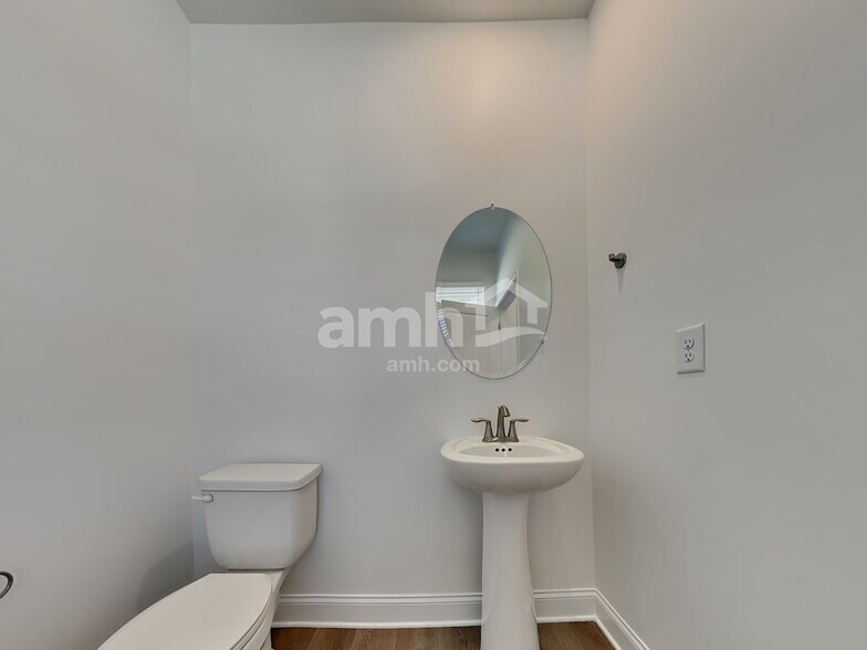 Building Photo - 190 Hickory Pointe Rd