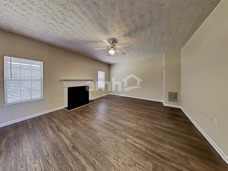 Building Photo - 233 Biltmore Way