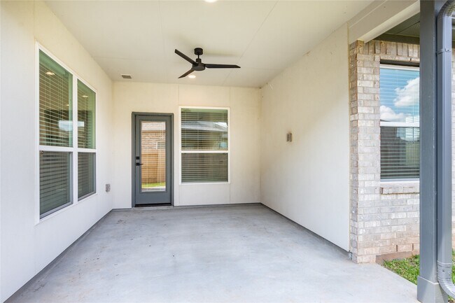 Building Photo - 2761 Sunny Briar Dr