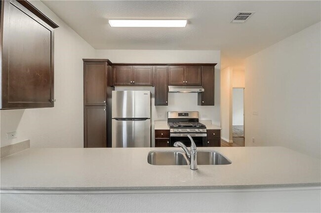 Building Photo - 7213 Tonka Ln