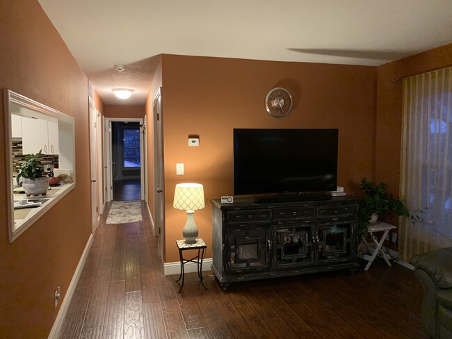 Primary Photo - 2121 Cottingham Dr