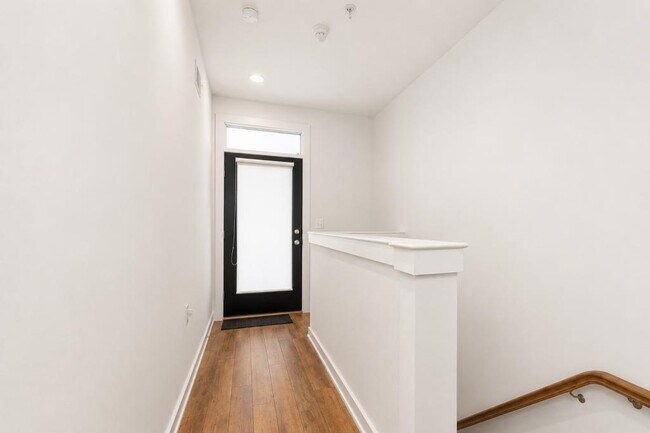 Building Photo - 1551 Holland Park Ln
