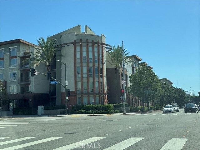 Building Photo - 100 S Alameda St
