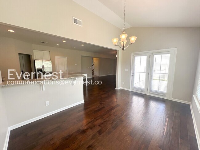 Building Photo - Limited Time Special Offer / 4 Bed, 2.5 Bath Home with Garage / Pet-Friendly / Vouchers Accepted ...