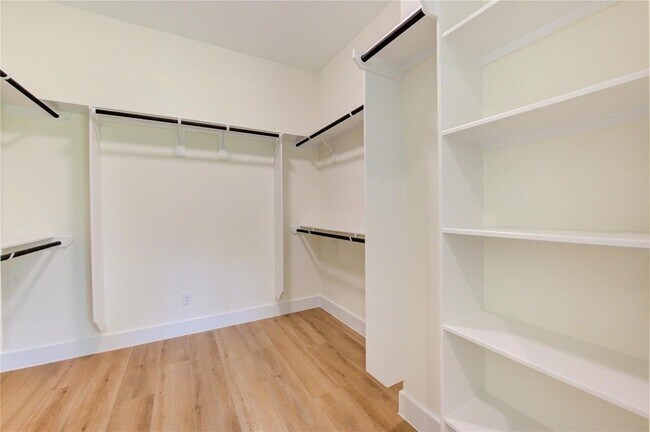 Building Photo - 6121 Pacific Frst Dr