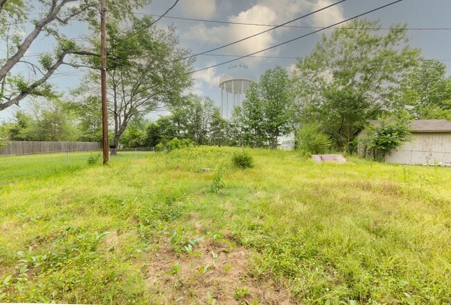 Building Photo - 642 Stevenson St