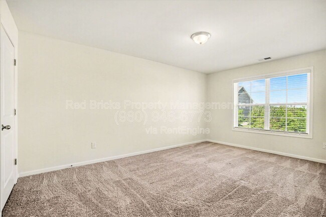 Building Photo - 1569 Cambria Ct