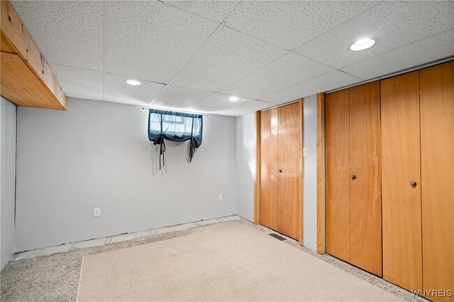 Building Photo - 165 Carmen Rd