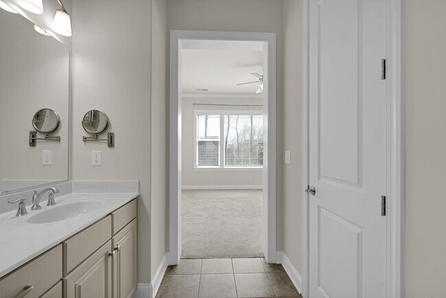 Building Photo - Light, bright, and move-in ready home in the highly sought-after Trilogy at Lake Norman community...