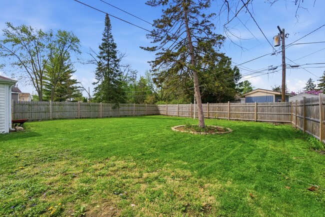 Building Photo - 2506 Rusty Dr