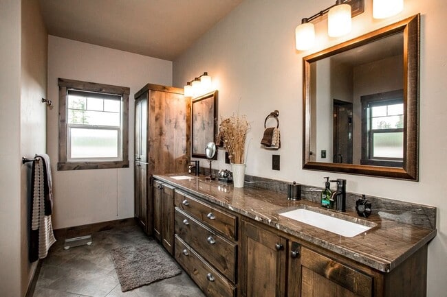 Building Photo - Glacier Ranch Home Available August 1