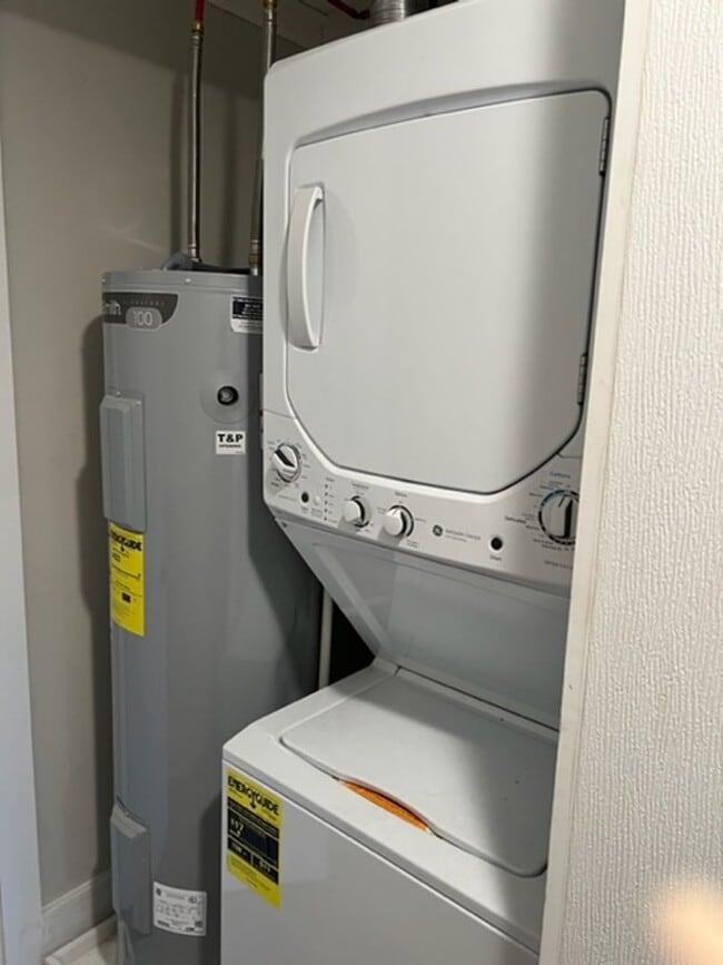 Building Photo - 103 Tucker St