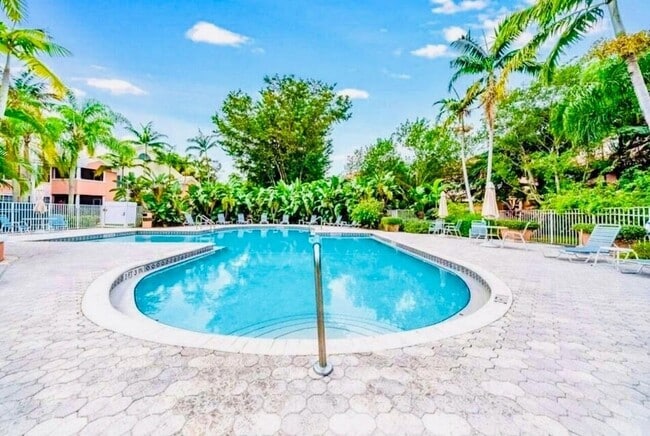 Building Photo - 1215 Crystal Way