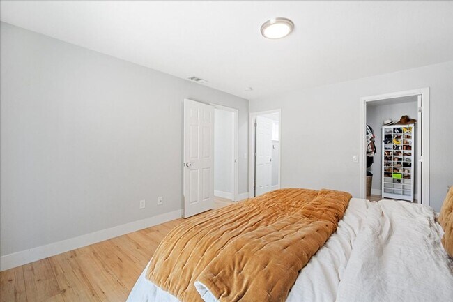 Building Photo - 103 Petrilli Cir