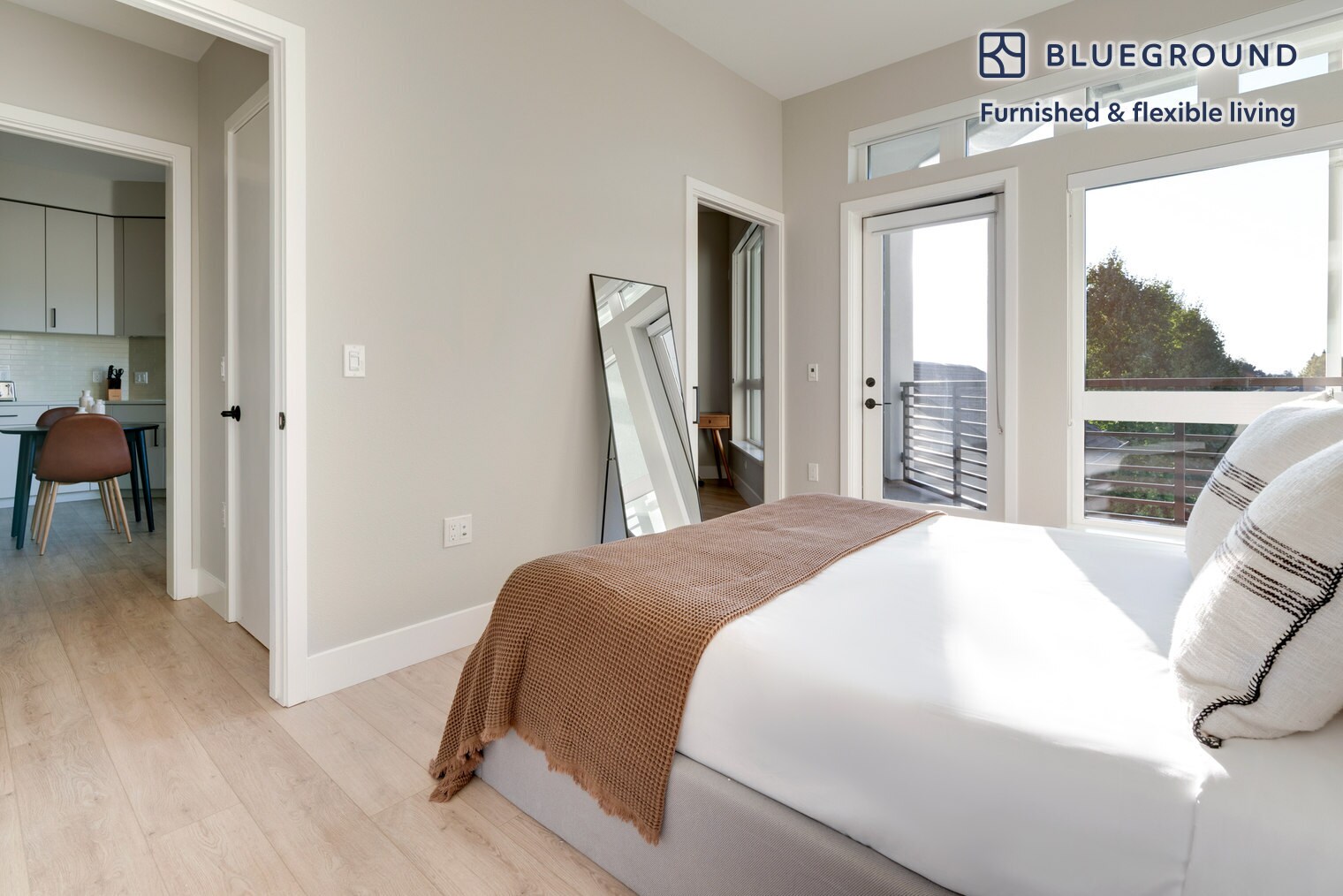 Building Photo - 555 E Evelyn Ave