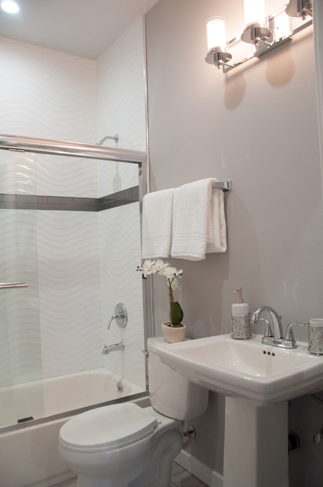 Building Photo - 20520 S Western Ave