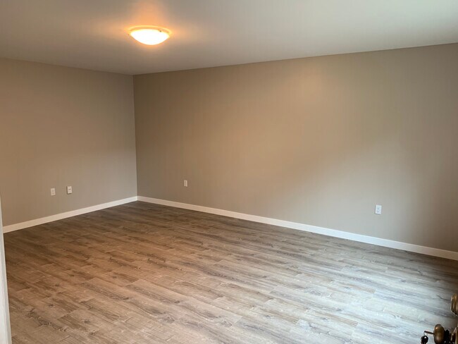 Building Photo - Grove Top Apartments