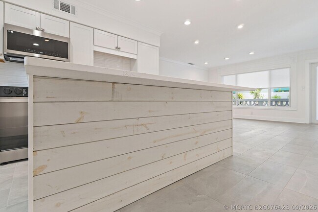 Building Photo - 624 Southwind Cir