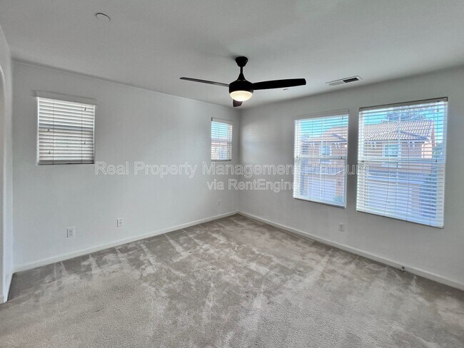 Building Photo - 3623 Etchings Way