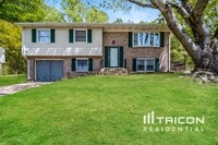 Building Photo - 3908 Granville Pl