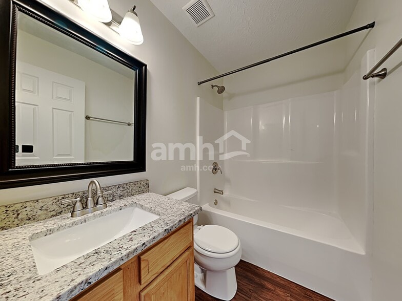 Building Photo - 1162 Edgewater Way