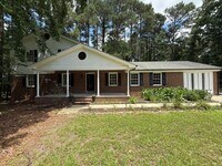Building Photo - 208 Hardwood Ridge
