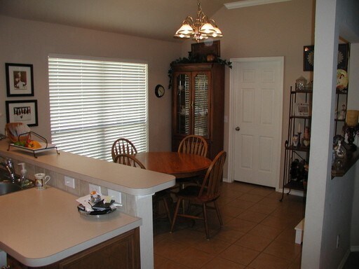 Building Photo - Gated Community with Pool, Park & Pond - Edmond North Schools