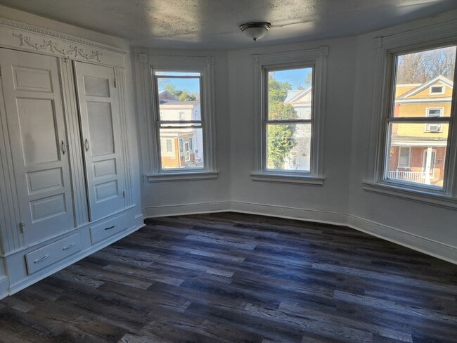 Building Photo - 2408 West St