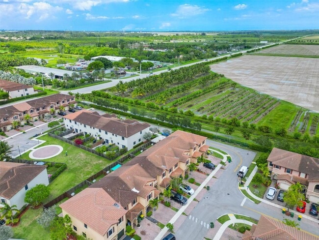 Building Photo - 3763 SE 2nd St