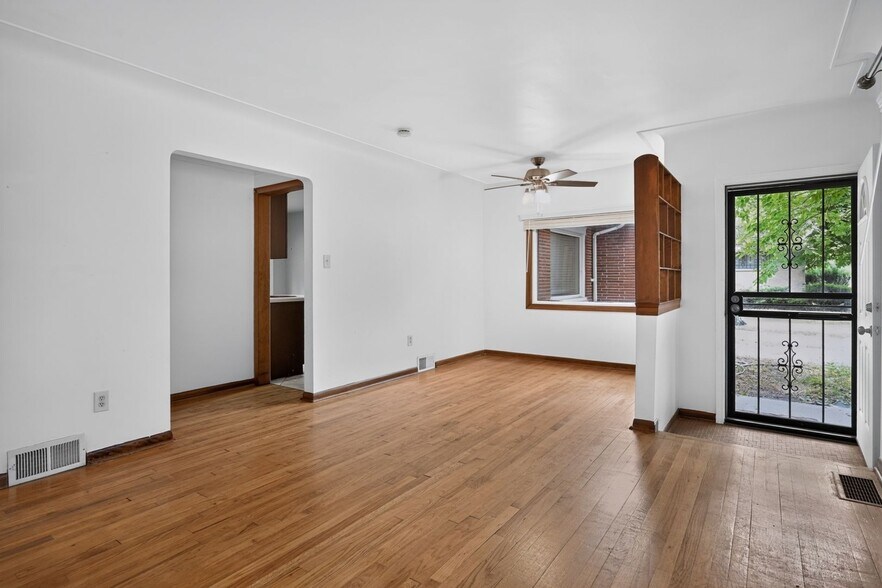 Building Photo - 20880 Avon Ln