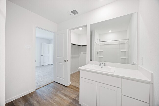 Building Photo - 23235 Teakwood Hills Dr