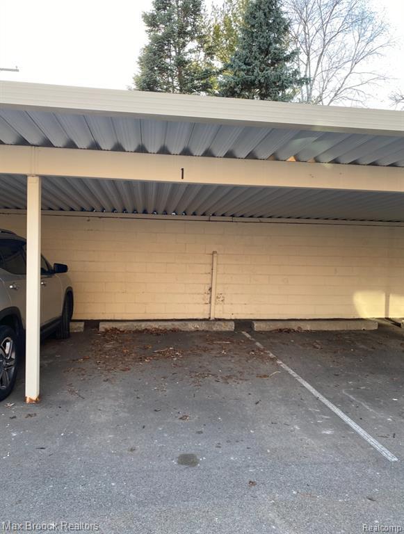 Building Photo - 885 N Old Woodward Ave