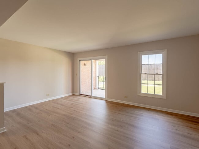 Building Photo - 530 Shorely Dr