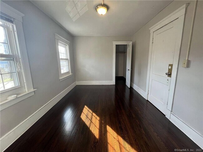Building Photo - 941 1st Ave