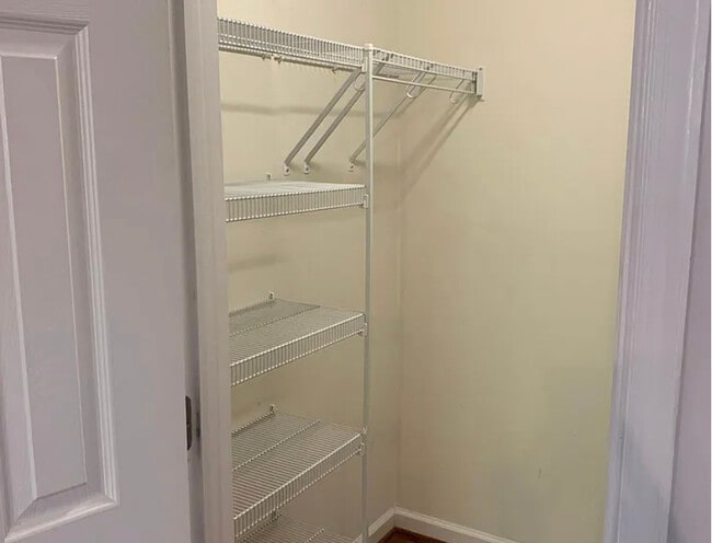 Building Photo - 1805 William St