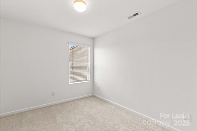Building Photo - 129 Canada Dr