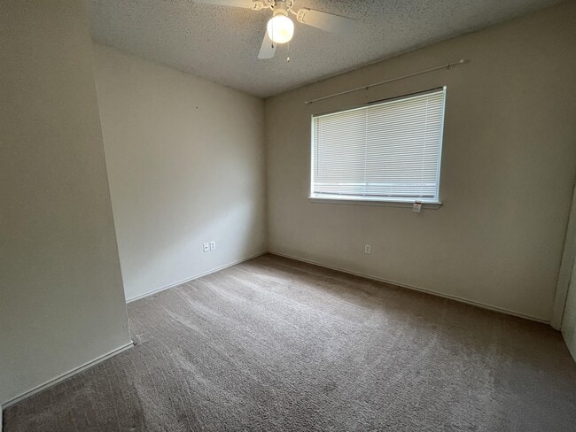 Building Photo - 7721 Wolf Dr