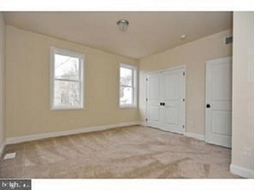 Building Photo - 139 Kingsley St