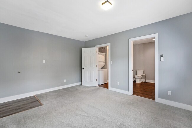 Bedroom - 217 E State St