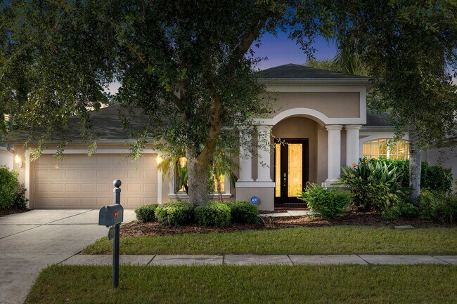 Building Photo - 27417 Silver Thatch Dr