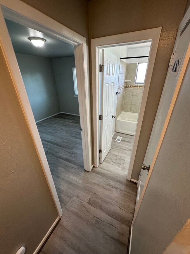 Building Photo - $1850 - 3BR/1BA Beautifully Maintained Hom...