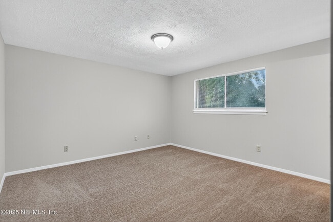 Building Photo - 9937 Moss Side Ln