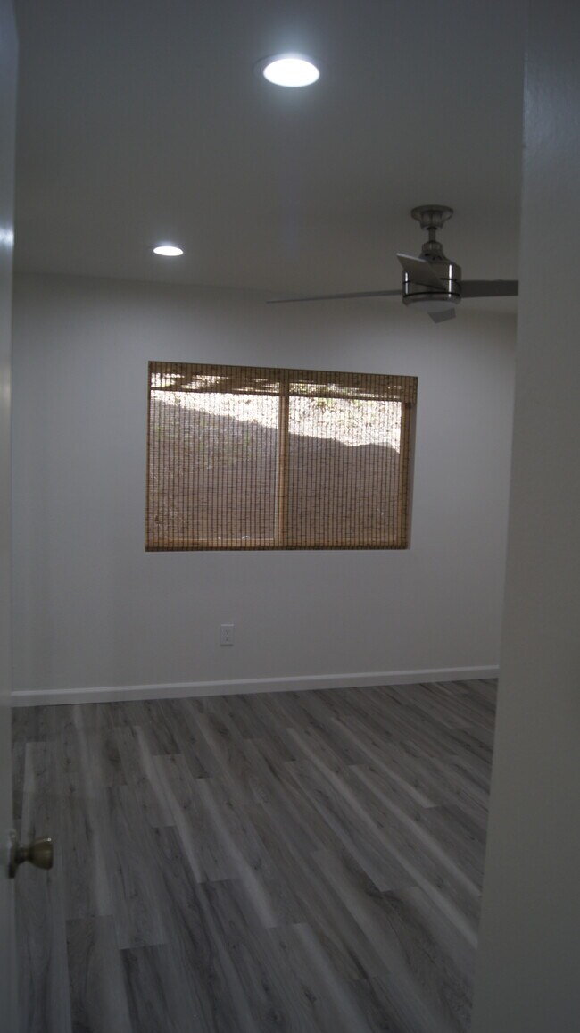 Building Photo - 27403 Garza Dr