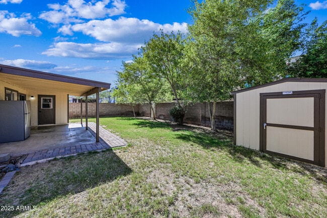 Building Photo - 1252 E El Parque Dr