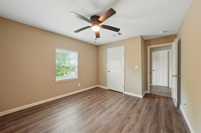 Building Photo - 3615 Seabrook St