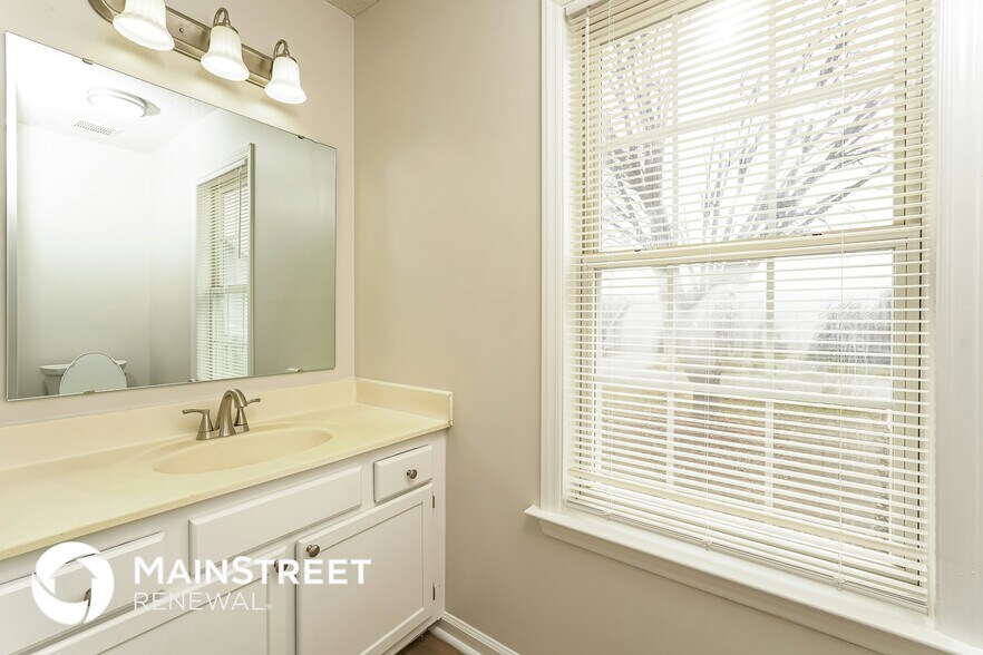 Building Photo - 1 Savannah Ln