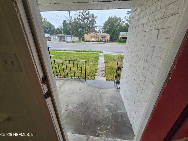Building Photo - 5237 San Juan Ave
